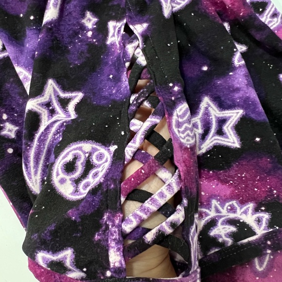 Stunning outer space galaxy leggings! - Picture 3 of 4